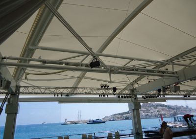 Cubierta de terrazas exteriores Club Lío-Pachá | Santiago Bermejo Oroz - Arquitecto